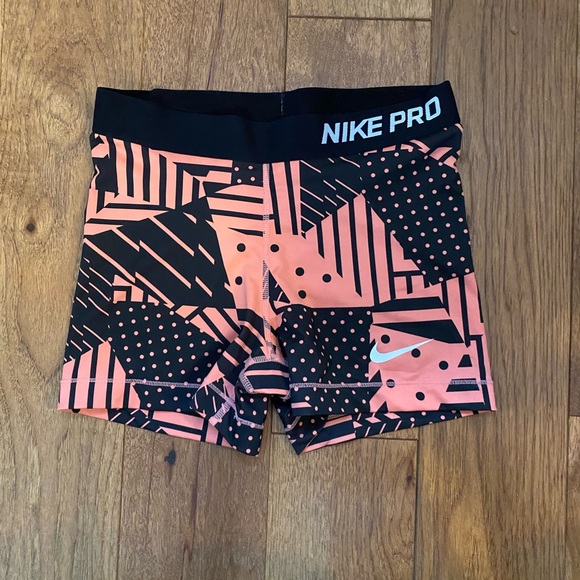 Nike Pants - ❌SOLD❌Nike Pro Coral and Black Shorts Size Medium